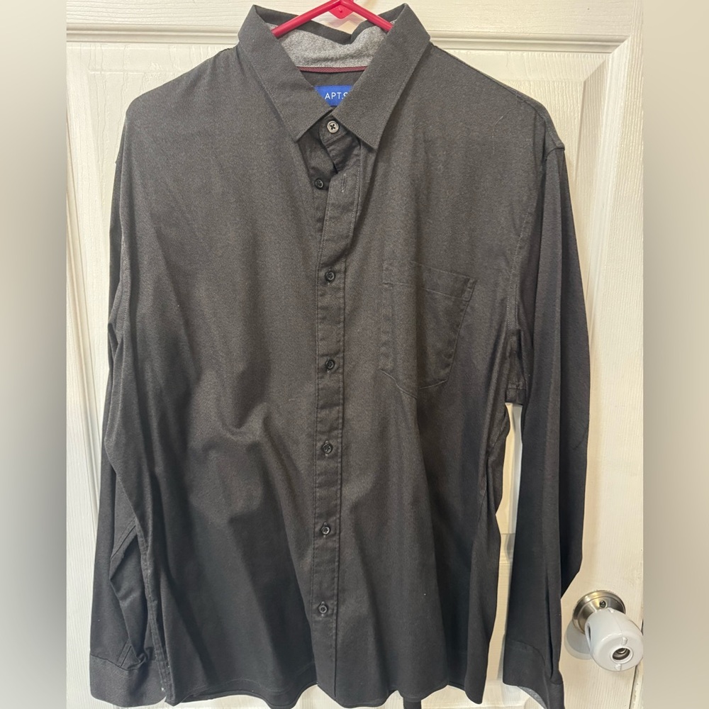👔 Like new Men's XL Gray Apt. 9 Standard Untucked-Fit Button-Down Shirt